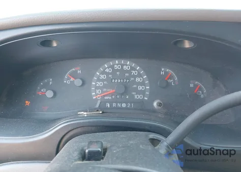 2001 Ford E-150 Commercial/Recreational z USA, uszkodzony, nr VIN 1FTRE14251HB19238